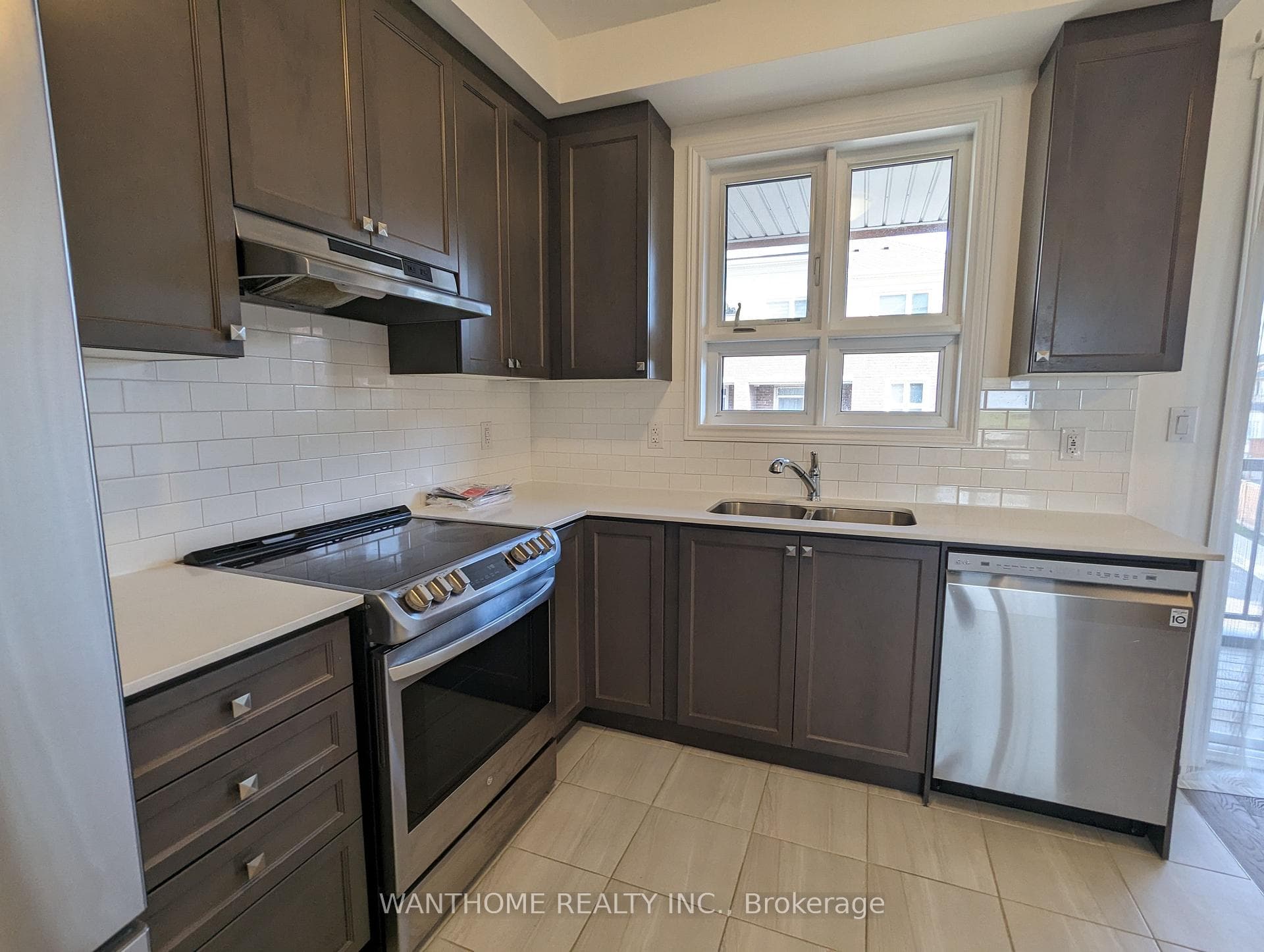 36 Chicago Lane photo 7