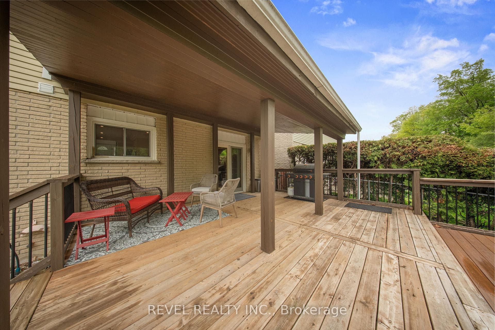 545 Charrington Avenue photo 37