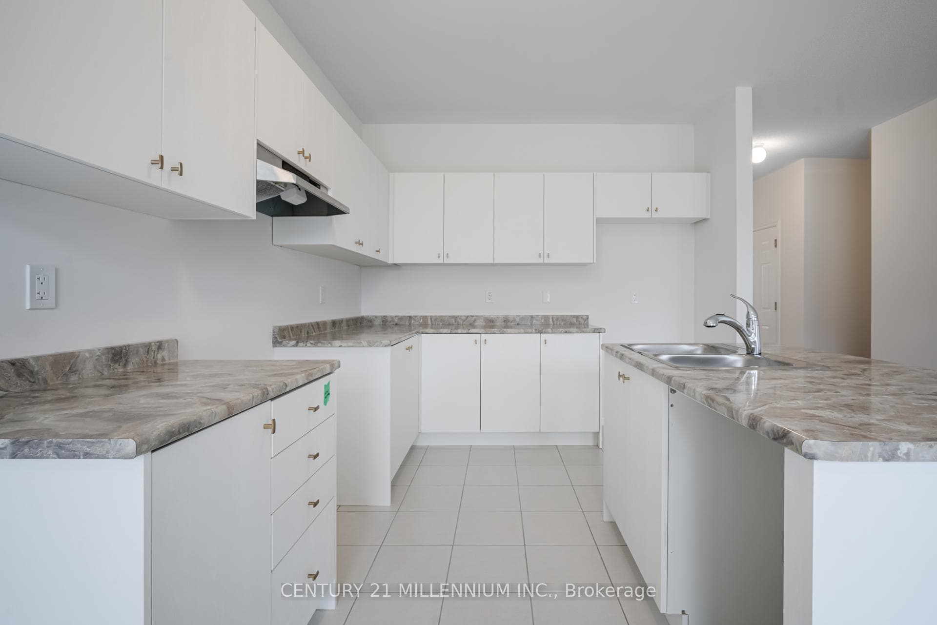246 Duncan Street photo 9