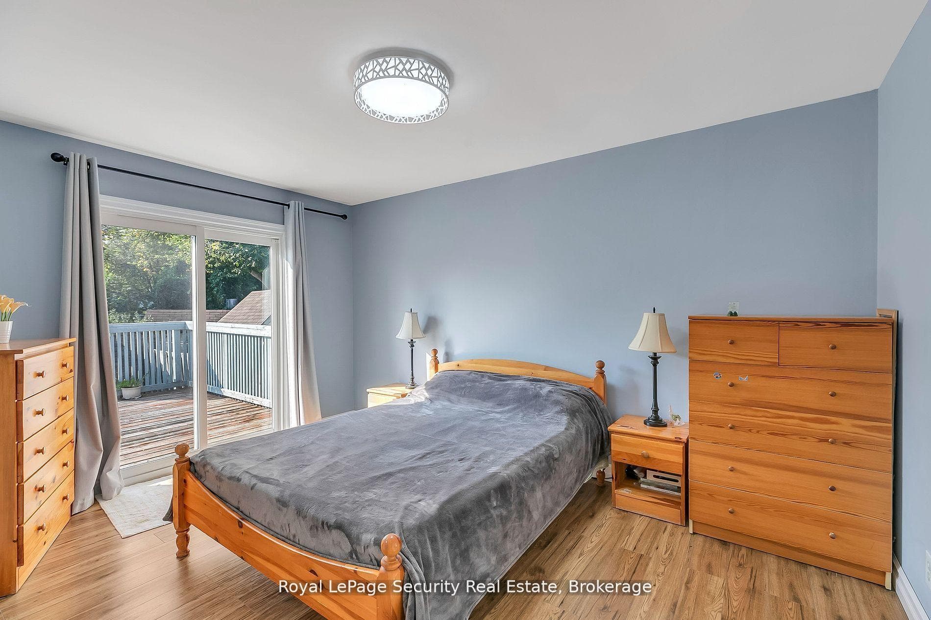 479 Britannia Avenue photo 17