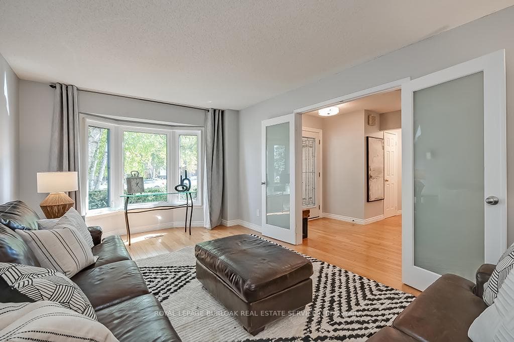 2129 Winding Way photo 5