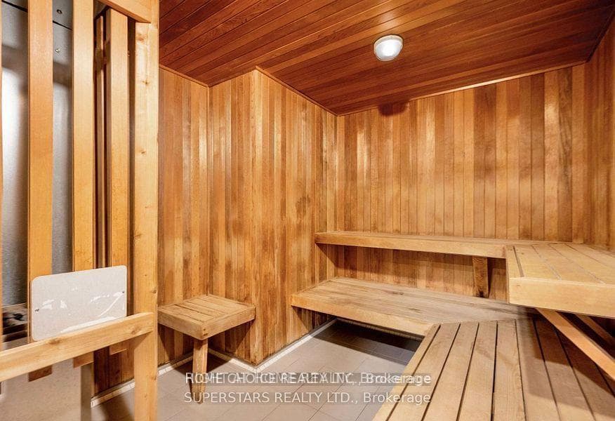 7165 Yonge Street Unit PH103 photo 3