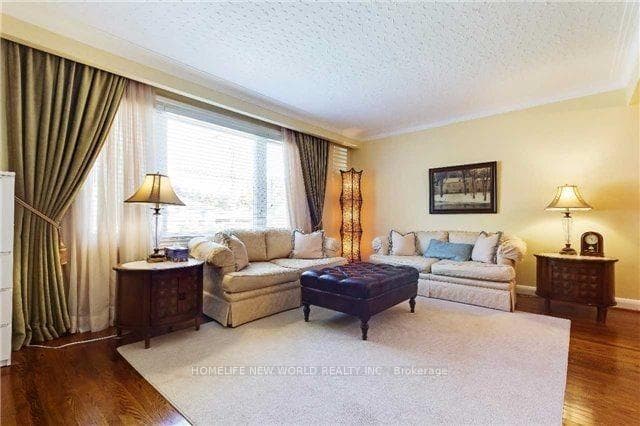 261 Betty Ann Drive photo 4