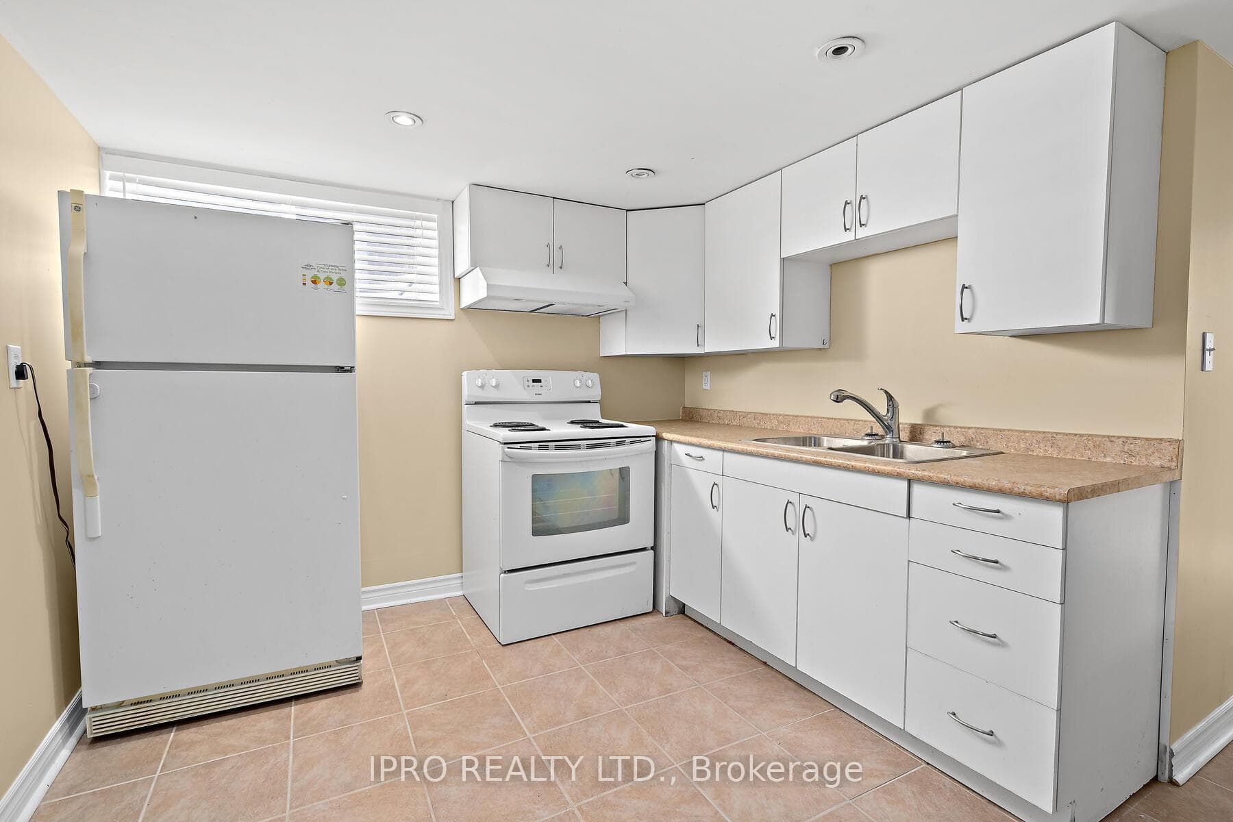 7 Rexway Drive Unit B photo 9