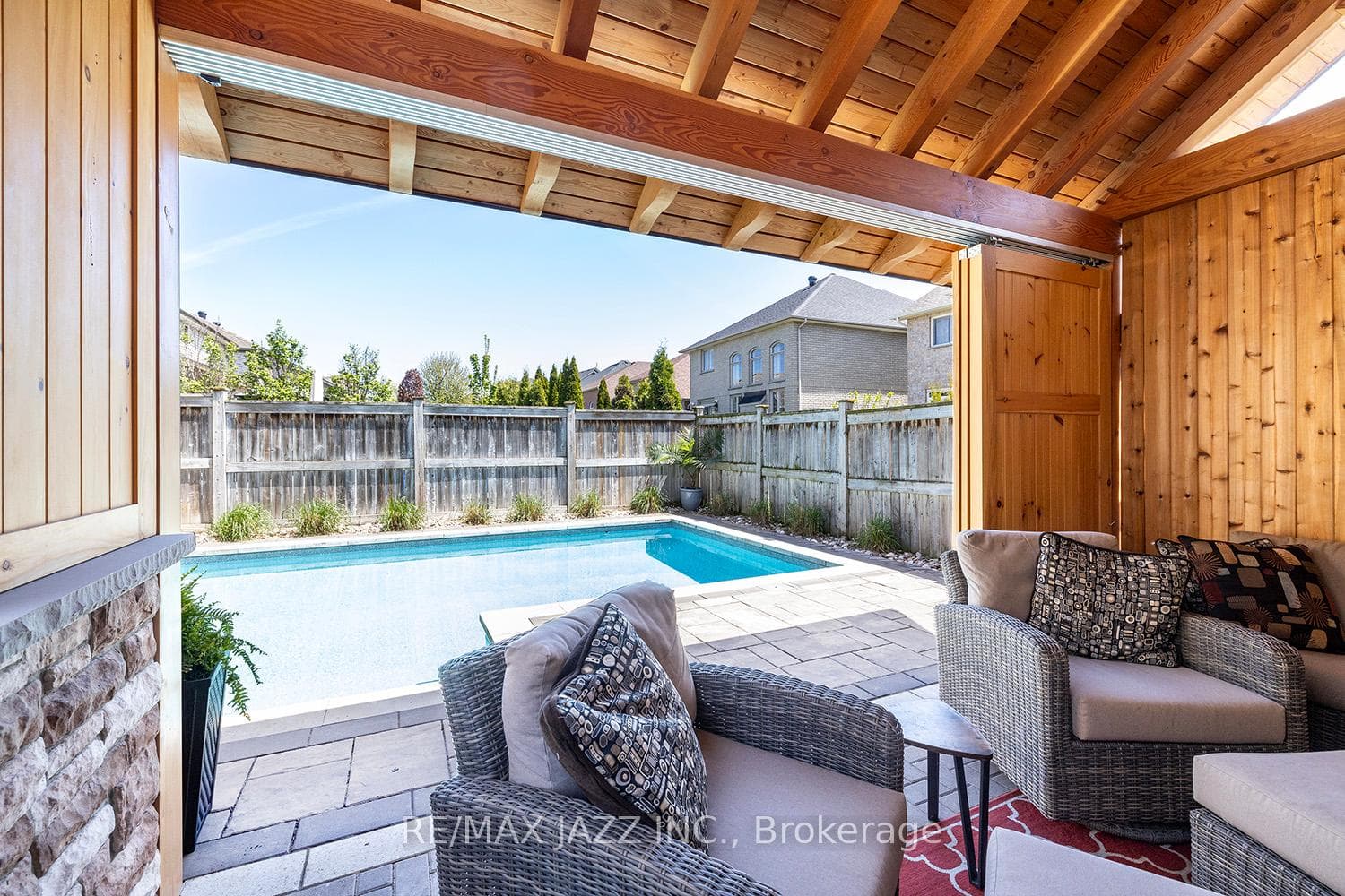 358 Travail Avenue photo 31