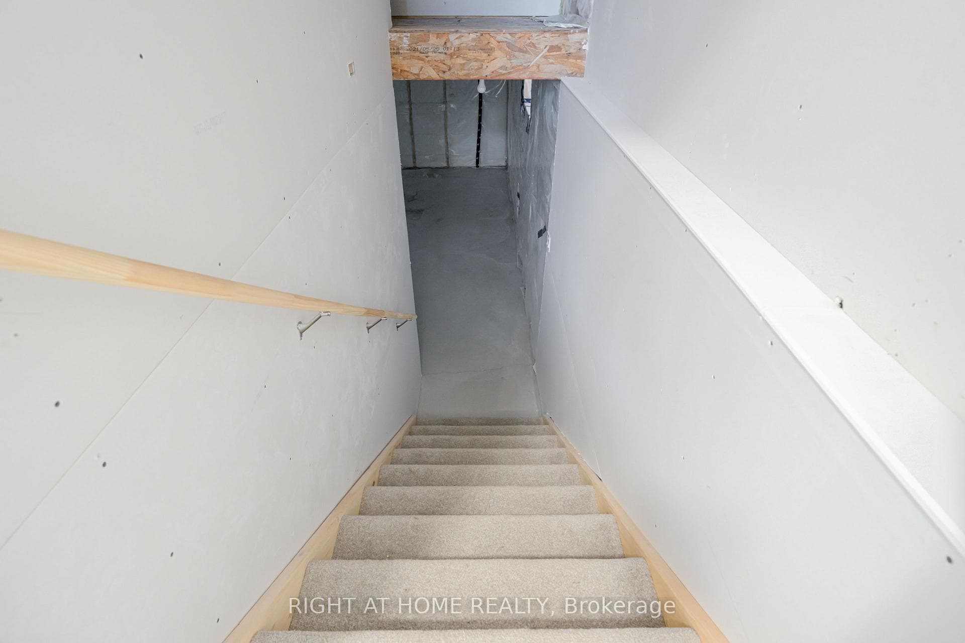 520 CLAYTON Avenue photo 45