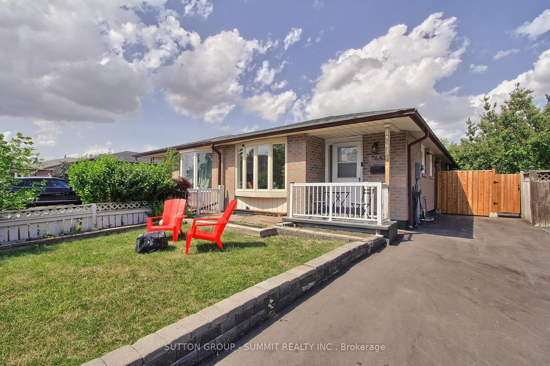 7641 ANAKA Drive photo 1