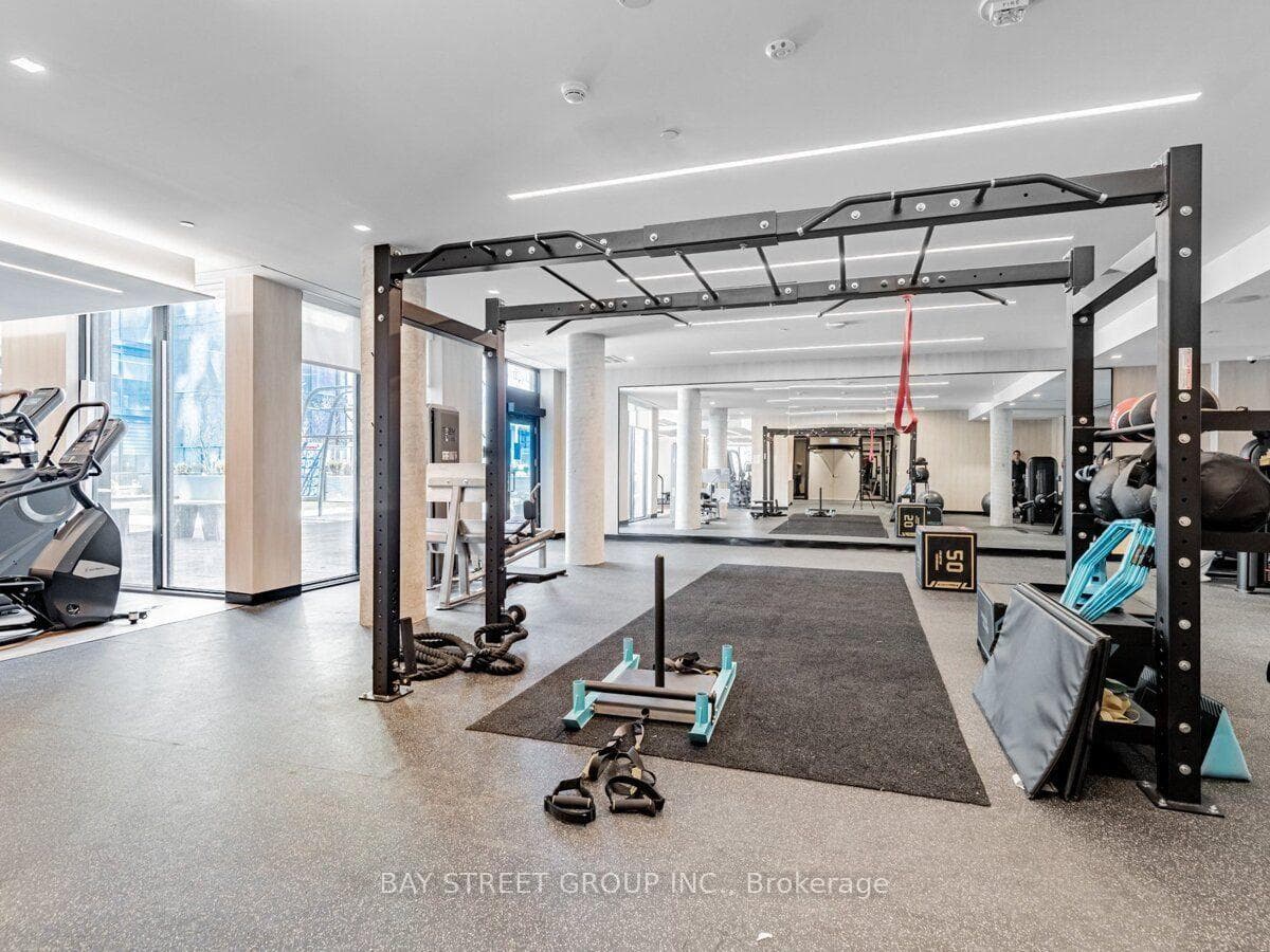 2020 Bathurst Street Unit 1812 photo 16