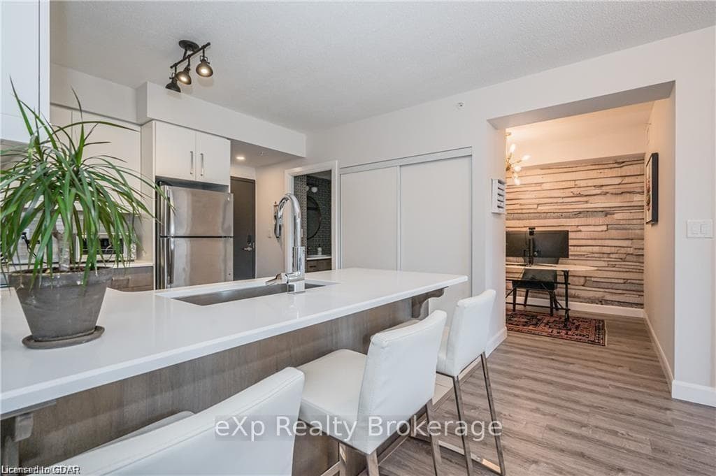 53 ARTHUR Street Unit 708 photo 6