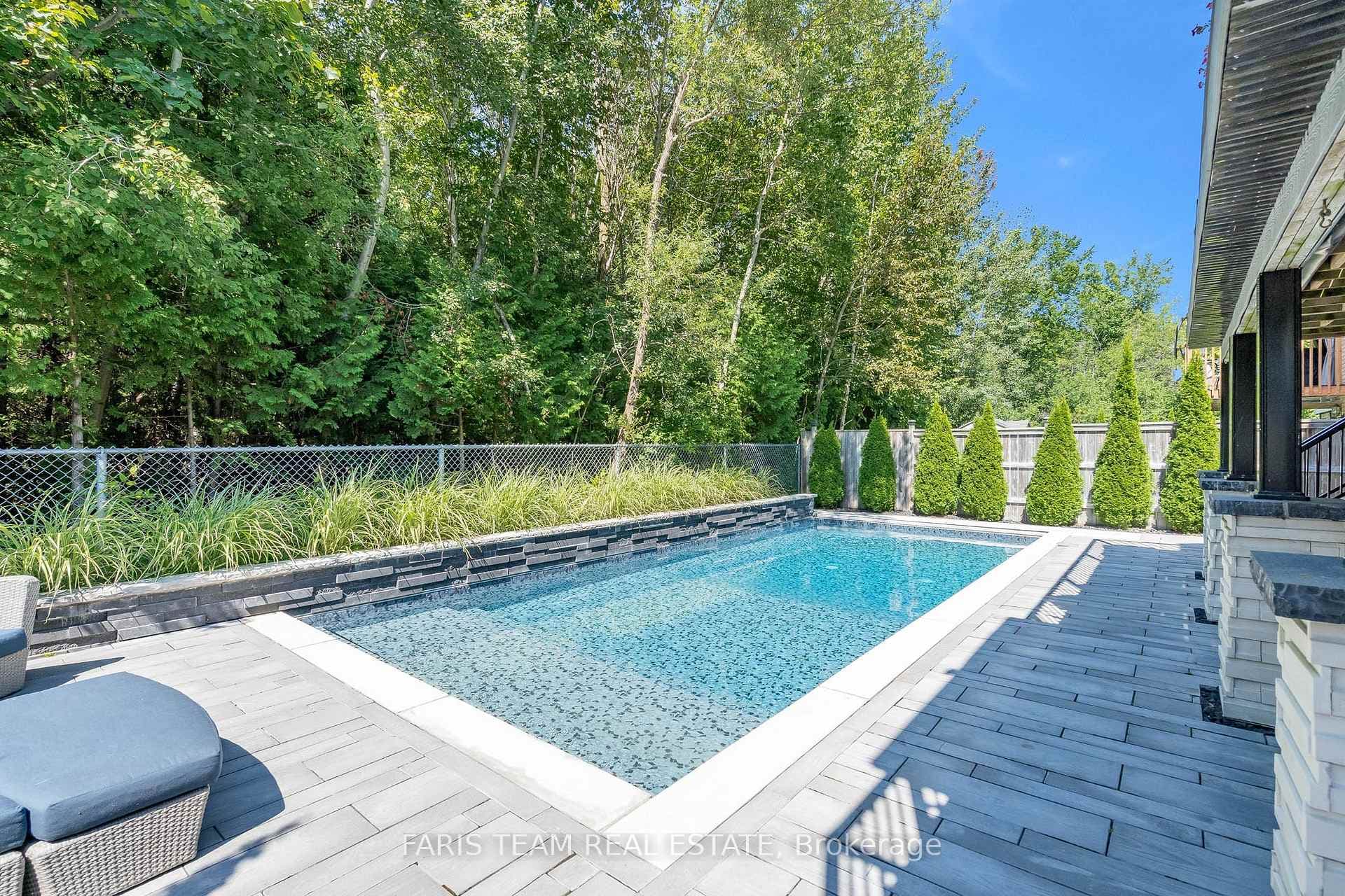 52 Thicketwood Avenue photo 34
