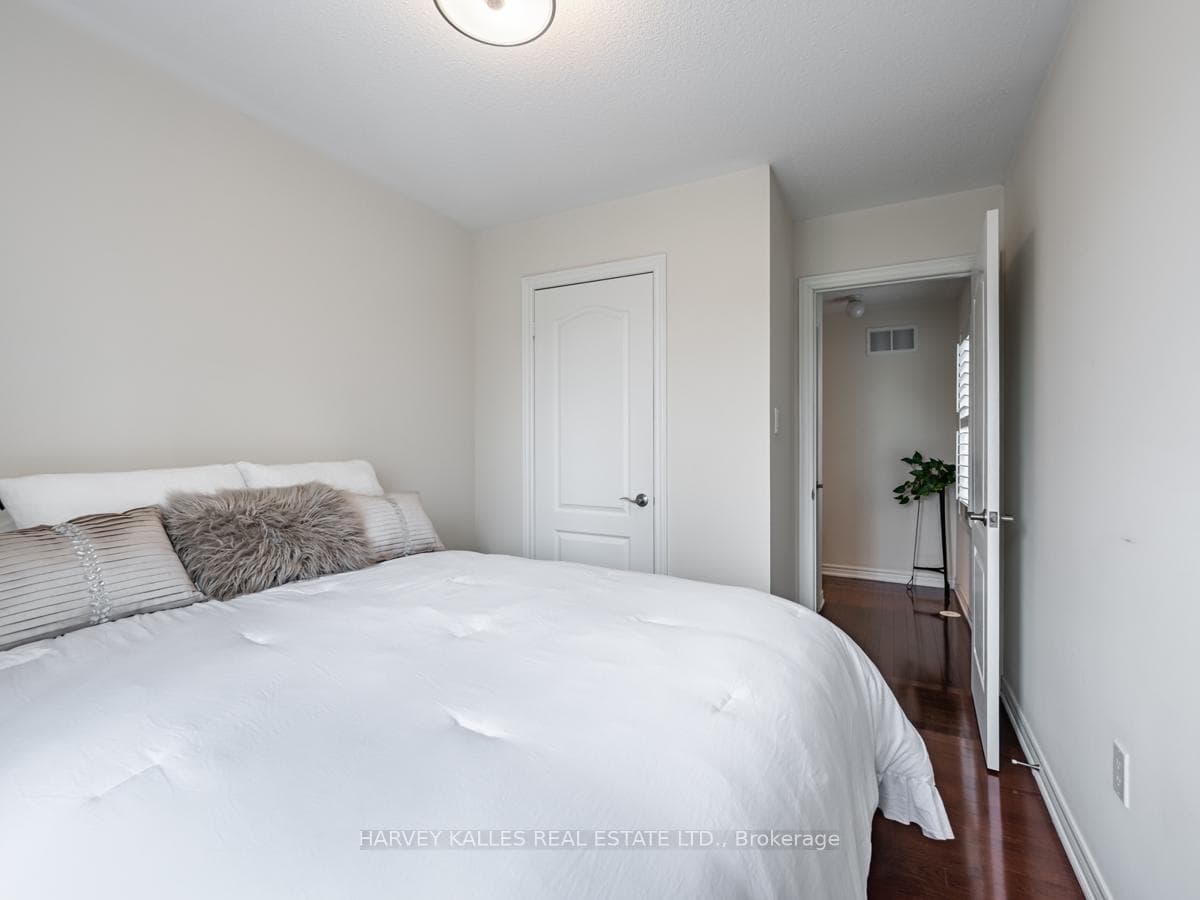 42 Rosewood Avenue photo 27