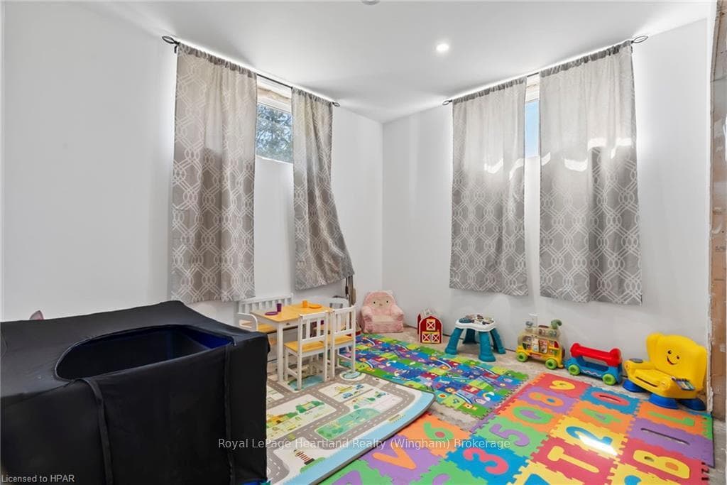 51 HIGHLAND Road photo 24