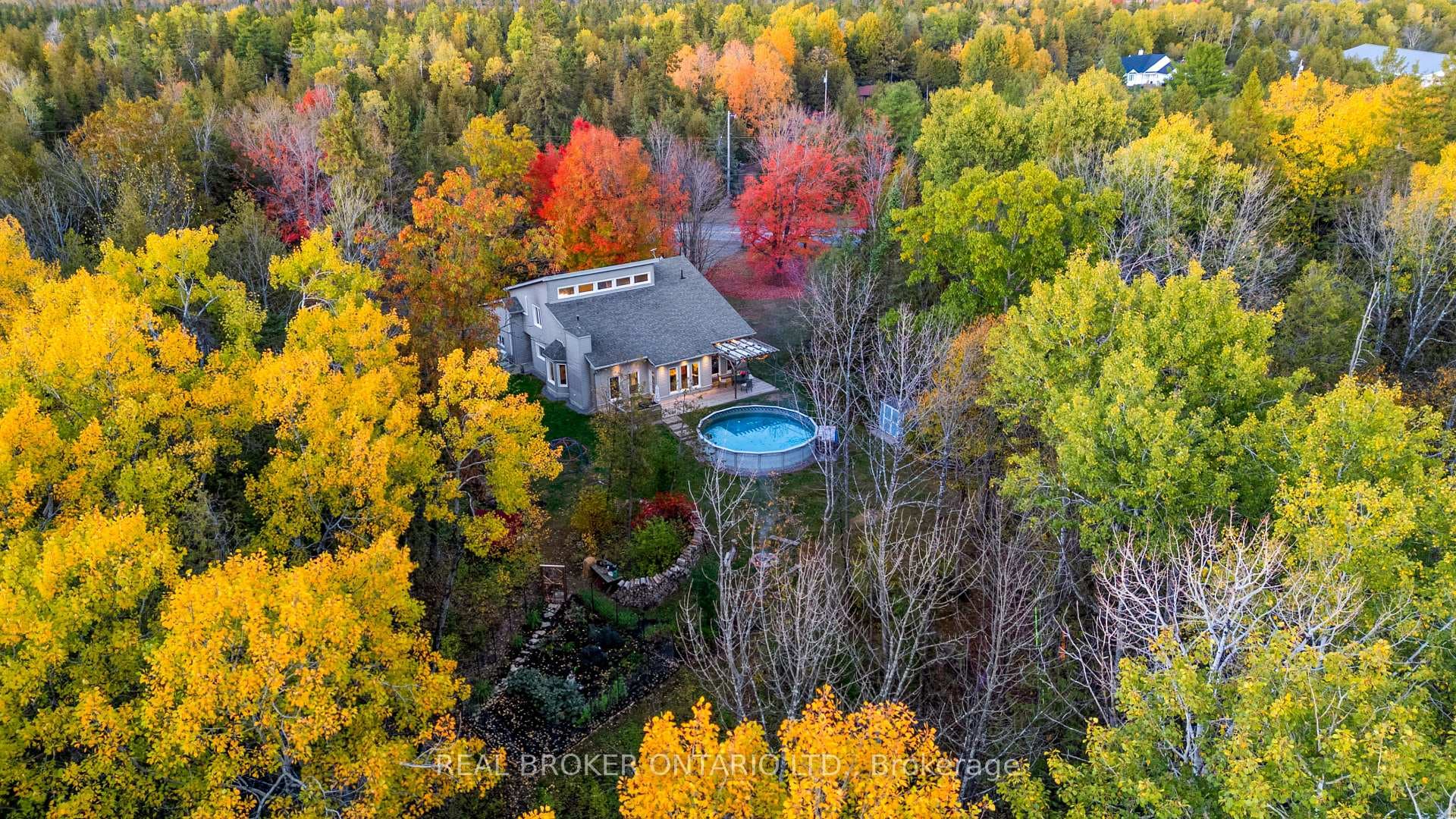 967 Upper Dwyer Hill Road photo 4
