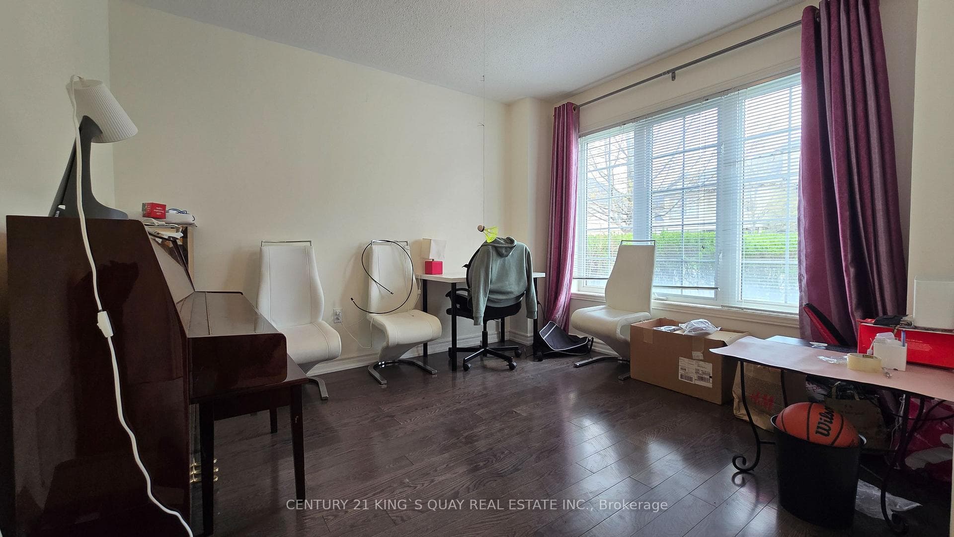 23 Prince Charles Way photo 3