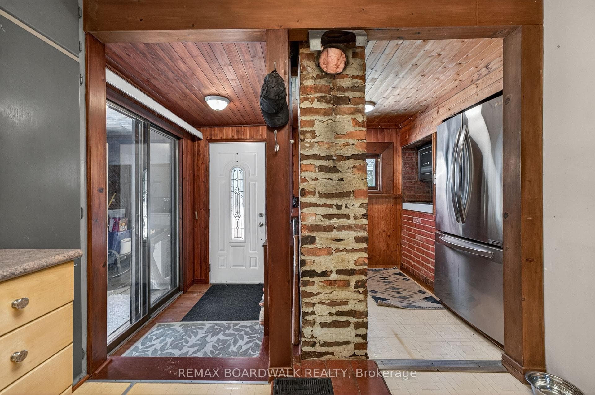Front Entrance w/Closet