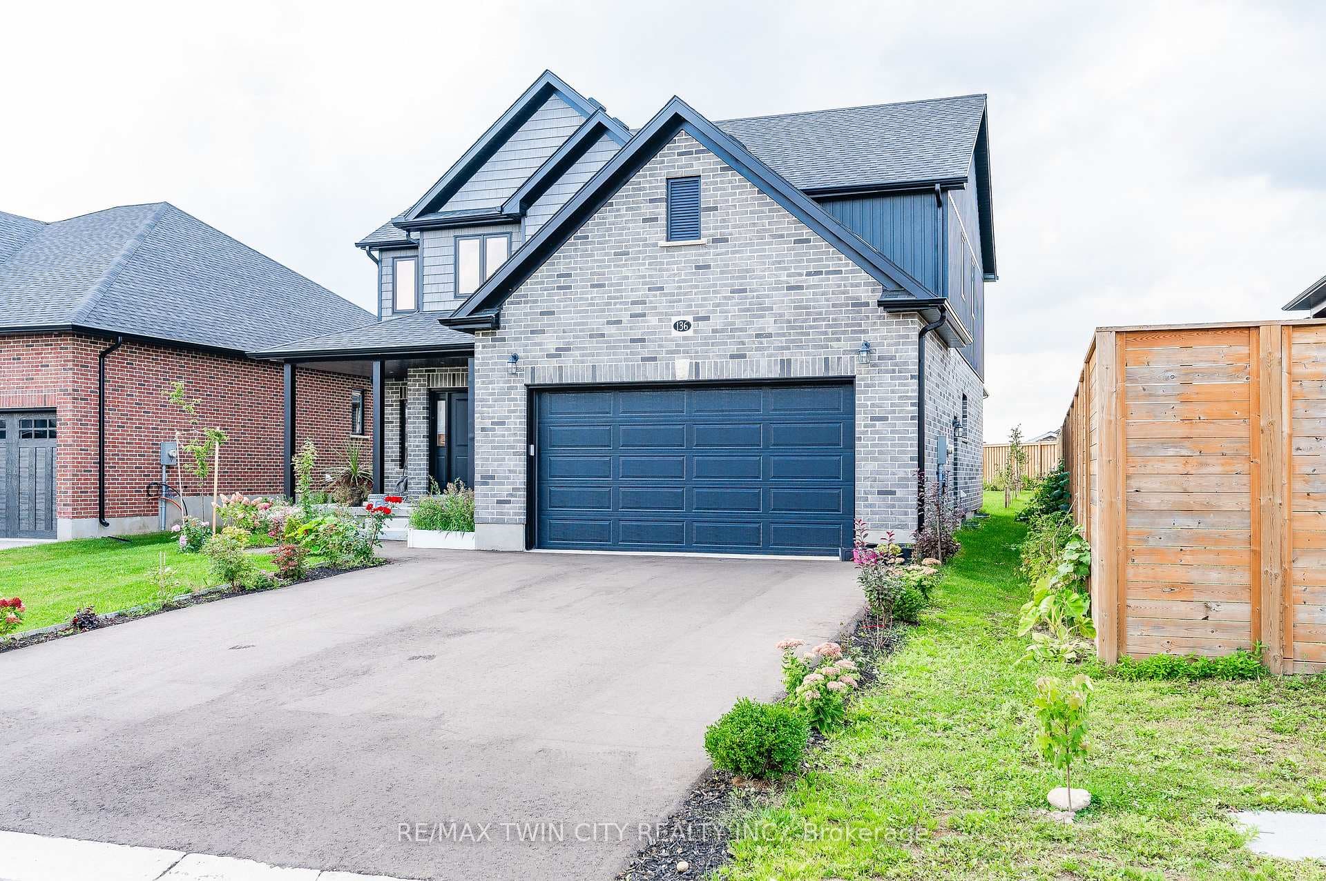 136 Village Road photo 2