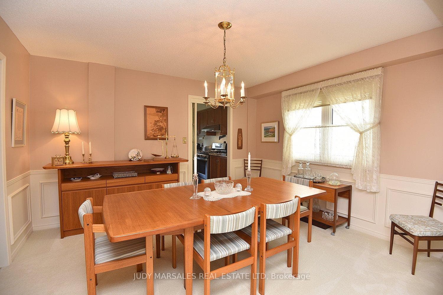 8 Lennard Crescent photo 10