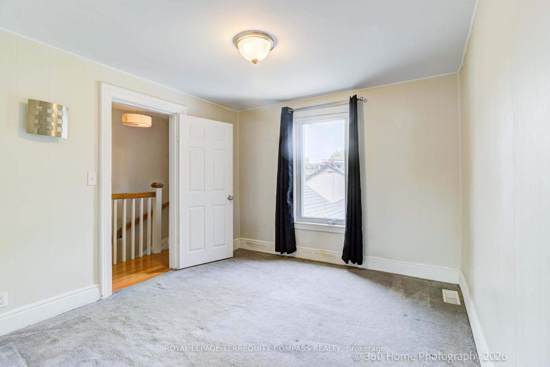 18 Brock Avenue photo 11