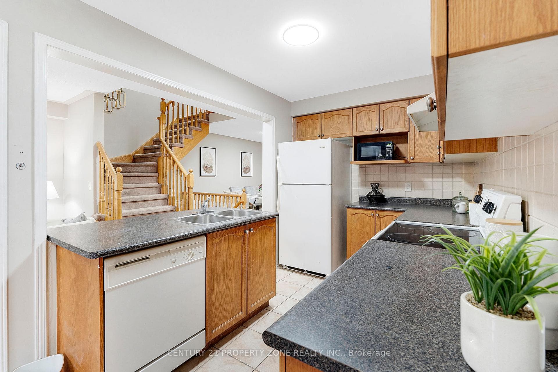 42 Mossgrove Crescent Unit Upper photo 12