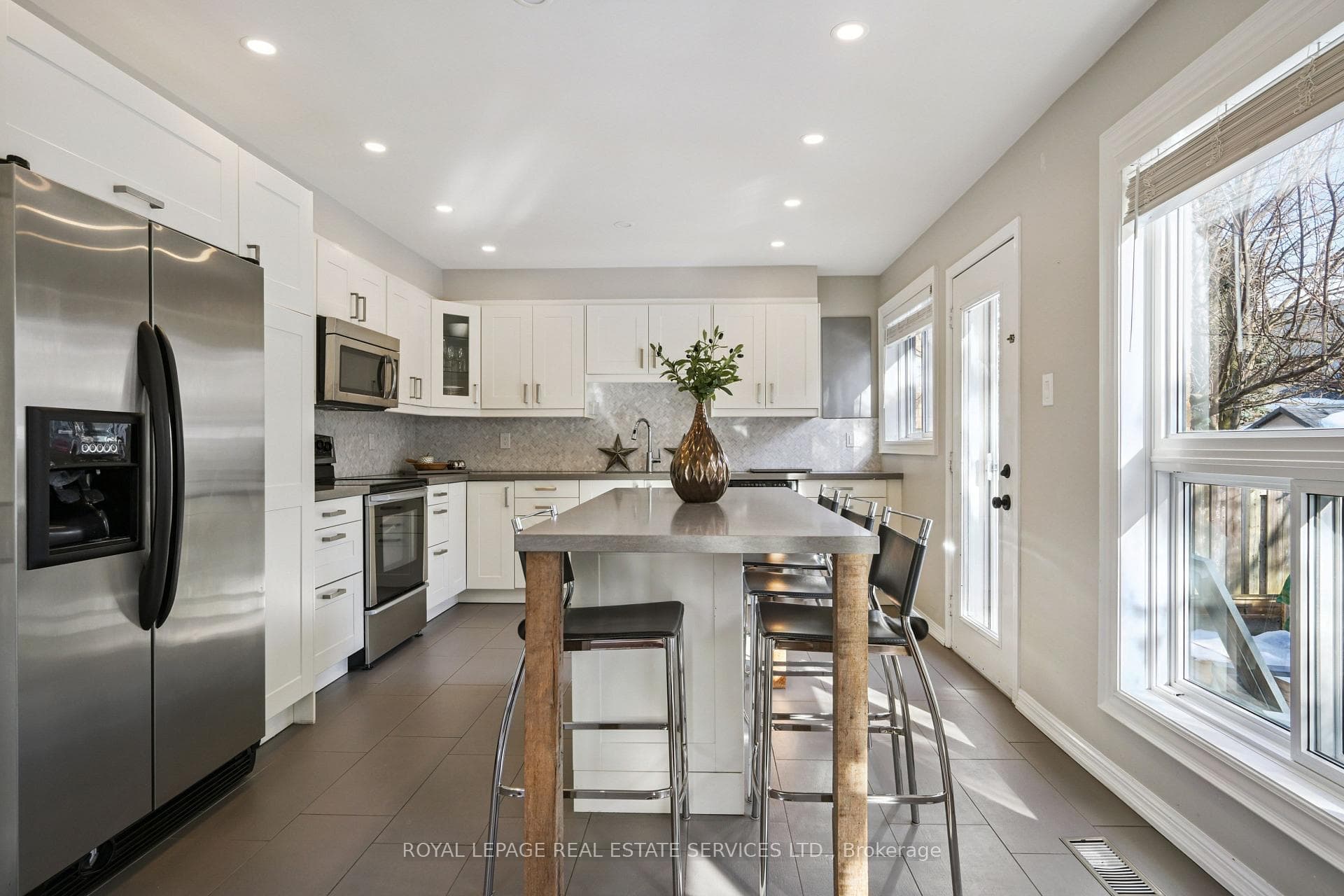 2414 Proudfoot Trail photo 14