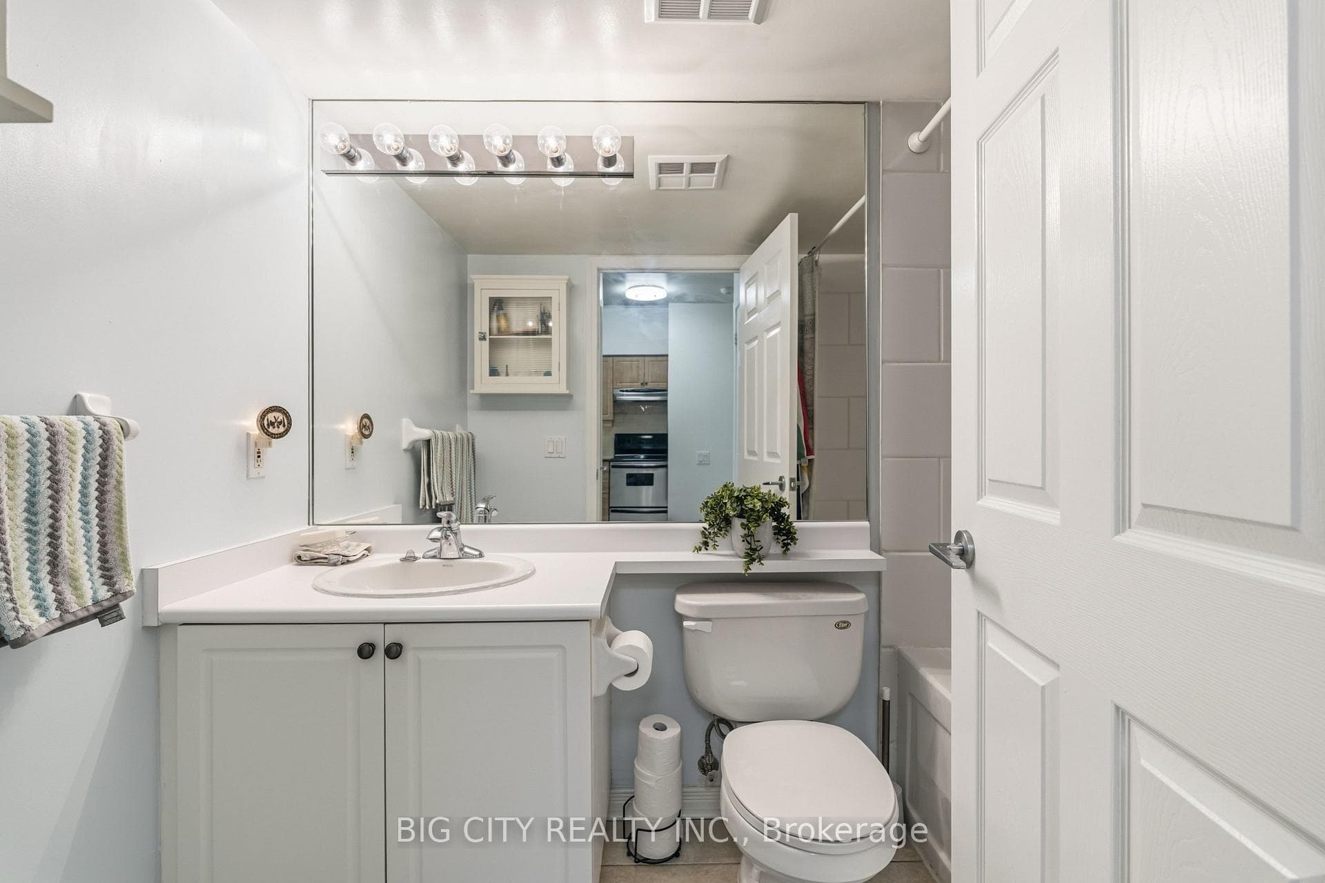 455 Rosewell Avenue Unit 412 photo 20