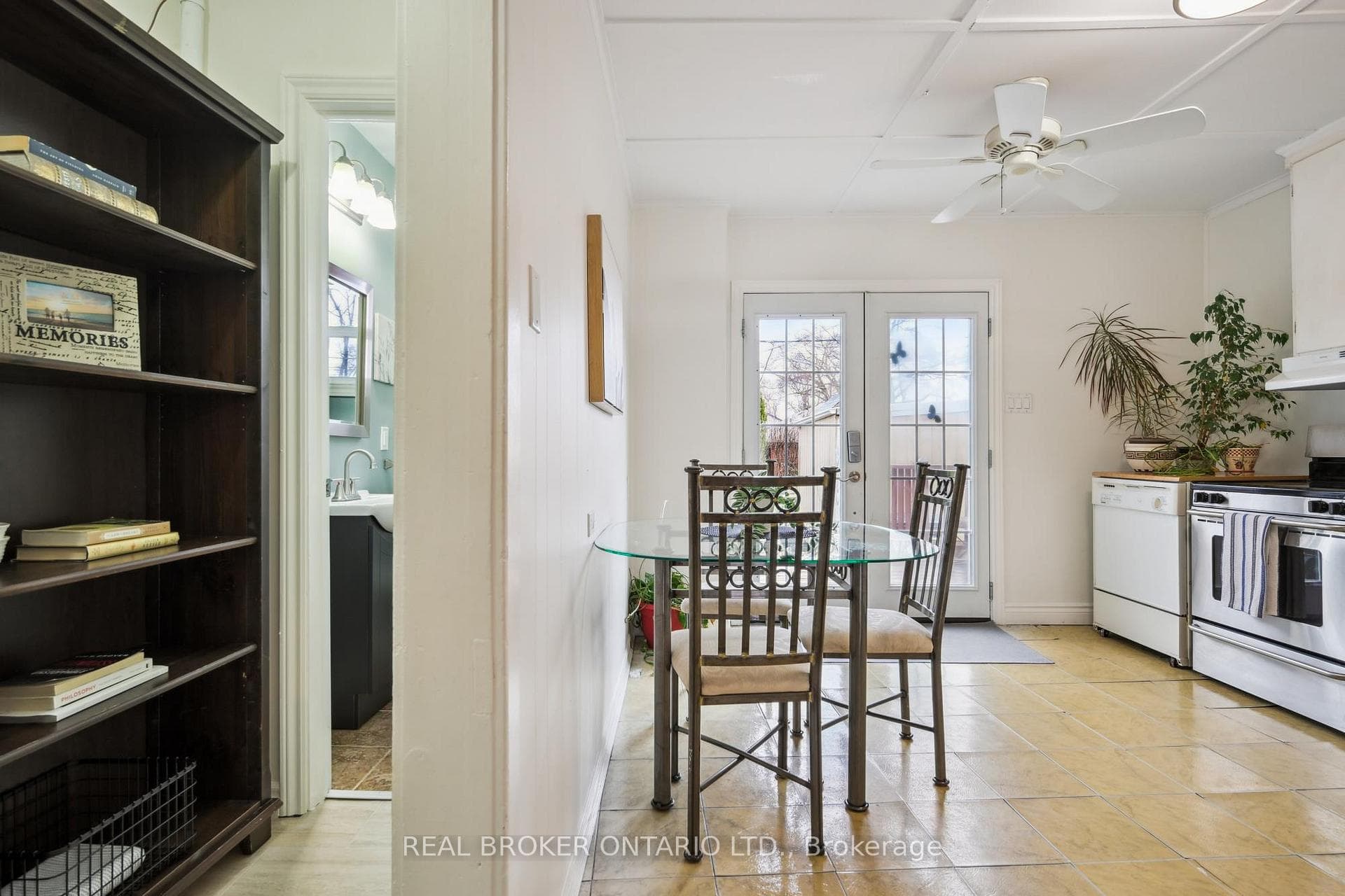 105 Wiley Avenue photo 9