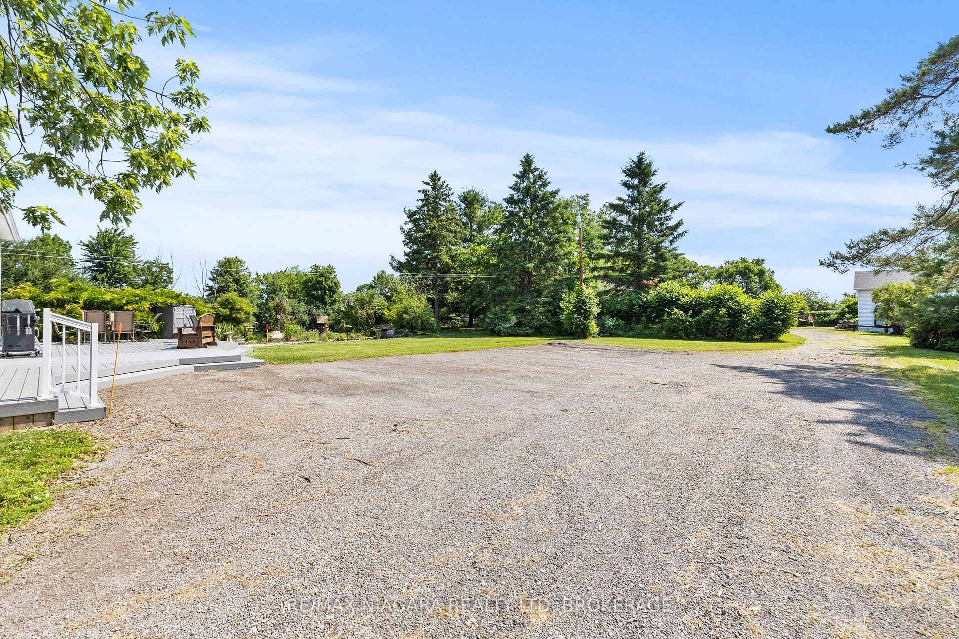 3362 Montrose Road photo 37
