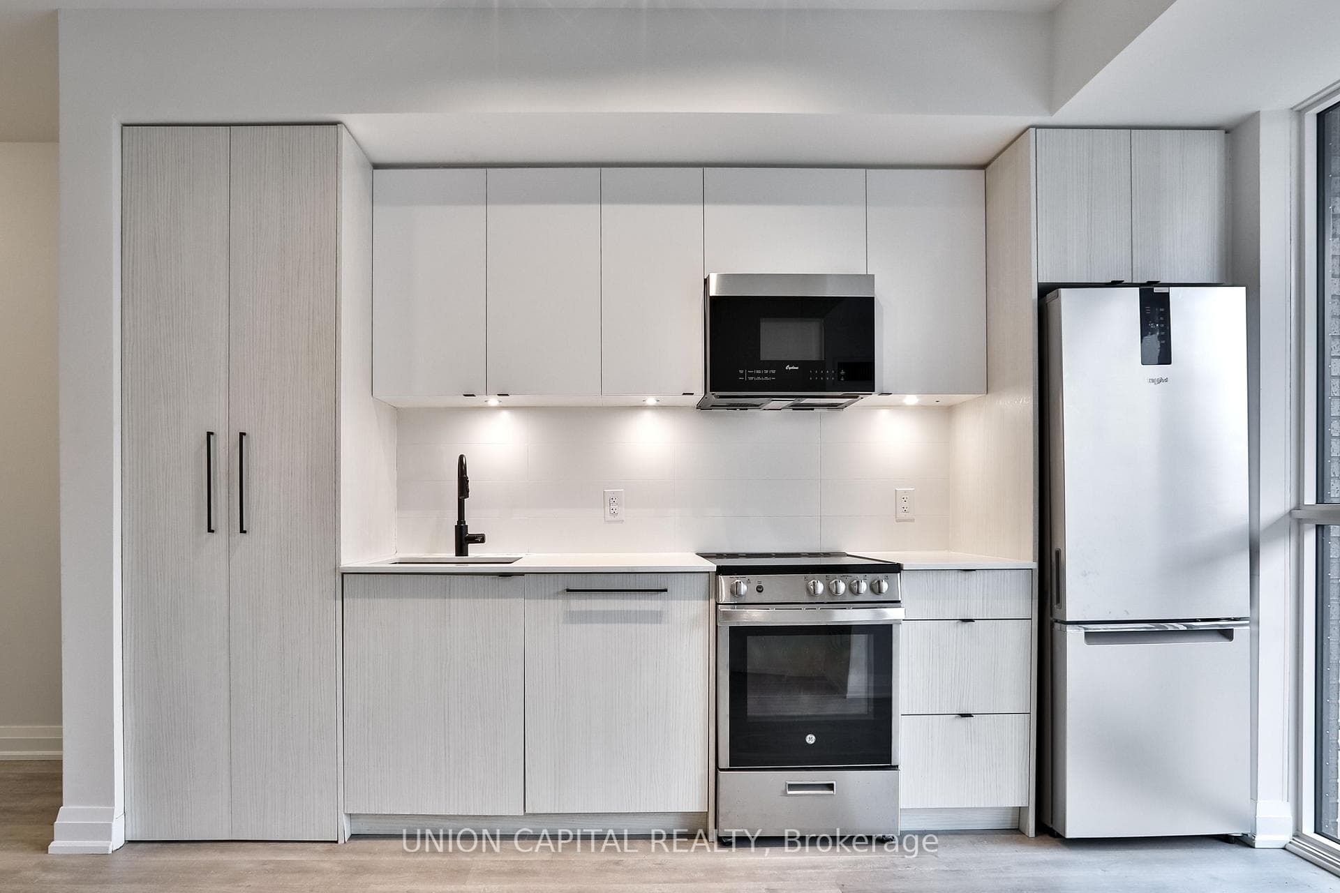 2369 Danforth Avenue Unit 319 photo 6