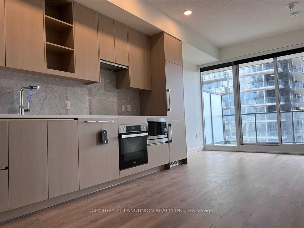 95 Mcmahon Drive Unit 1808 photo 14