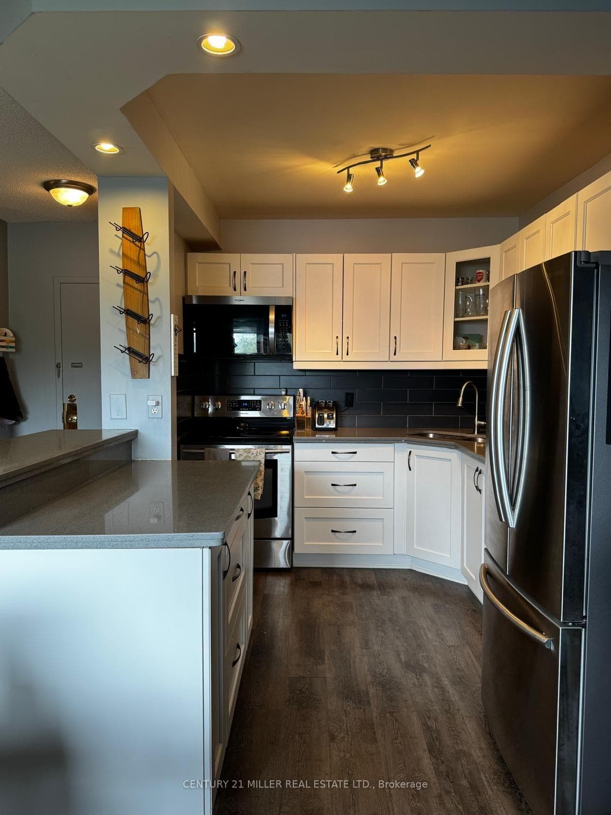 264 Oakdale Avenue Unit 309 photo 7