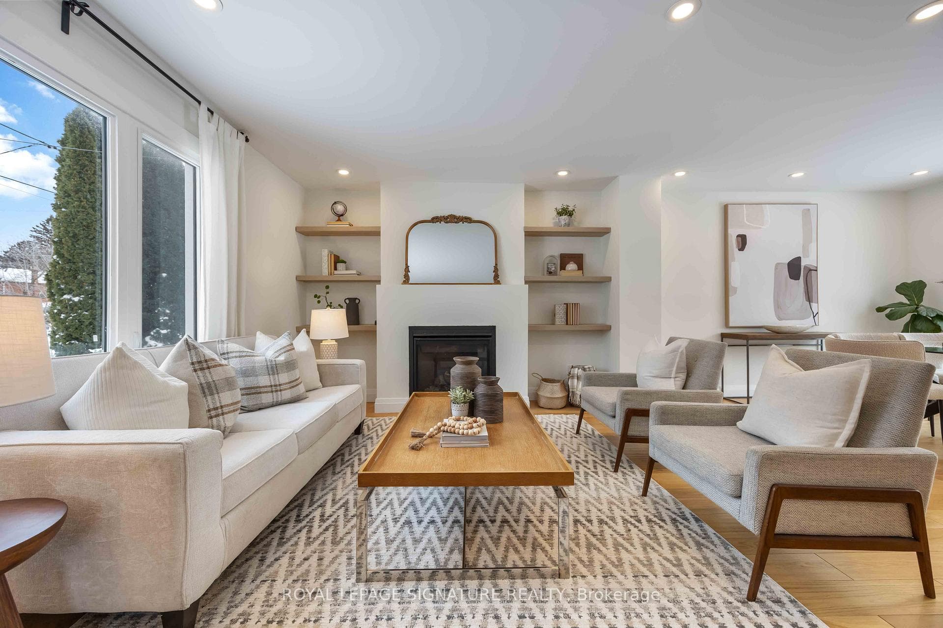 76 Squires Avenue photo 4
