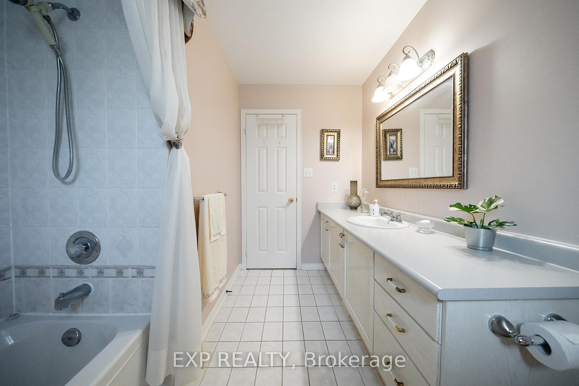 5400 Middleport Crescent photo 28