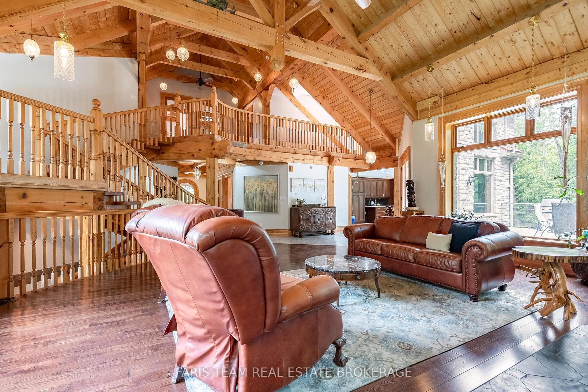 636 Harbour Street photo 17