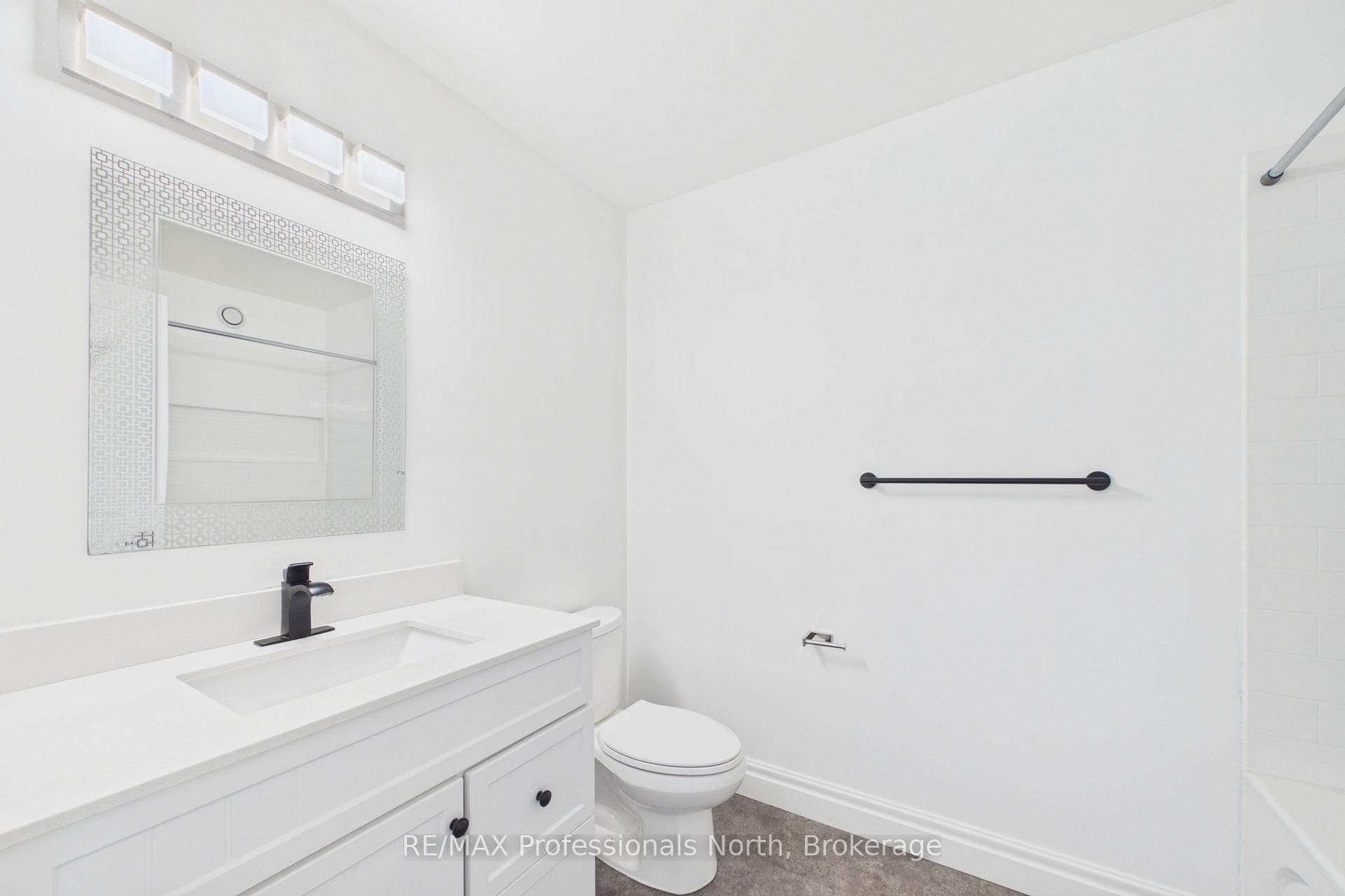 Main bath unit 3