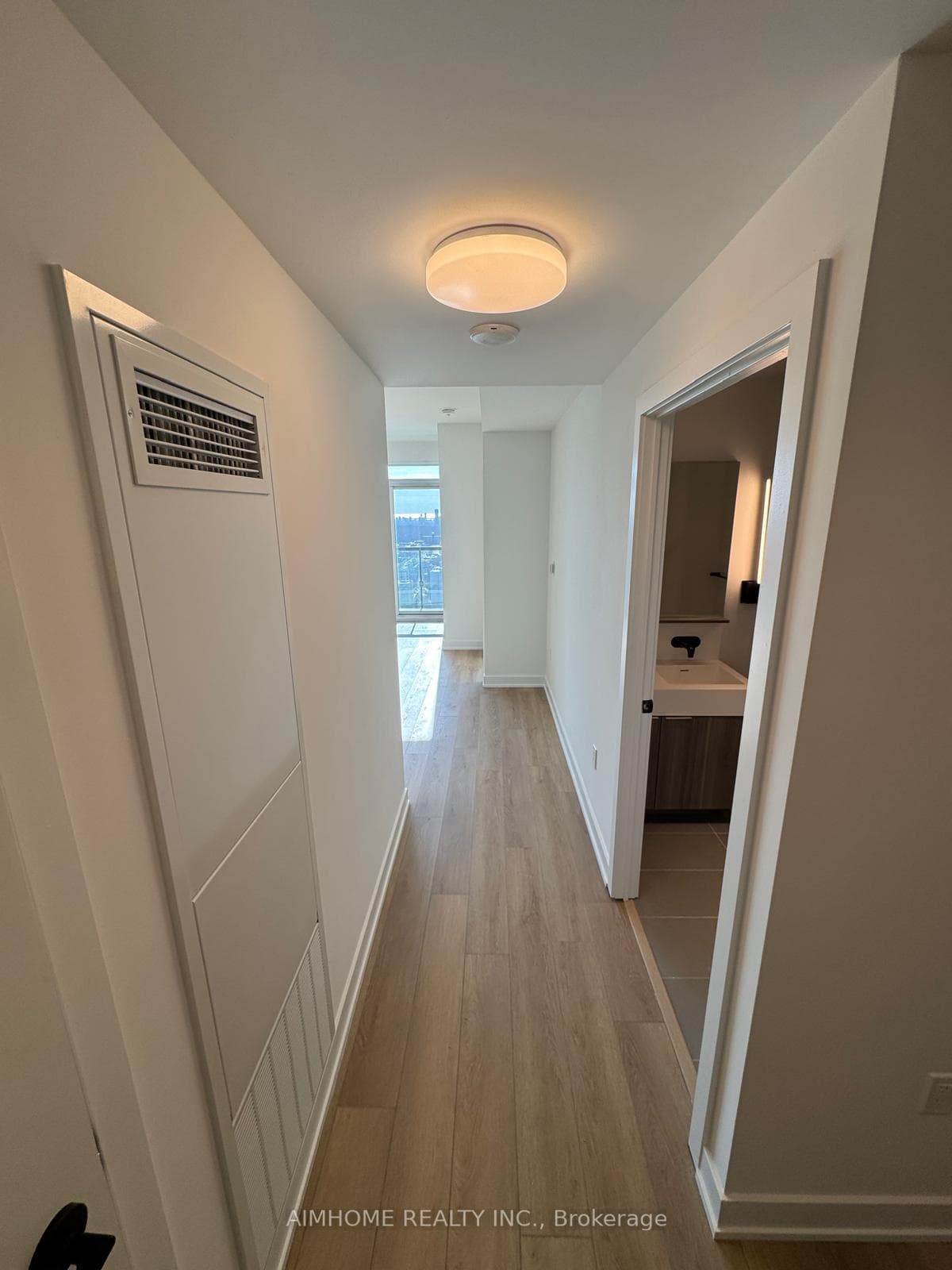 127 Broadway Avenue Unit 3001 photo 4