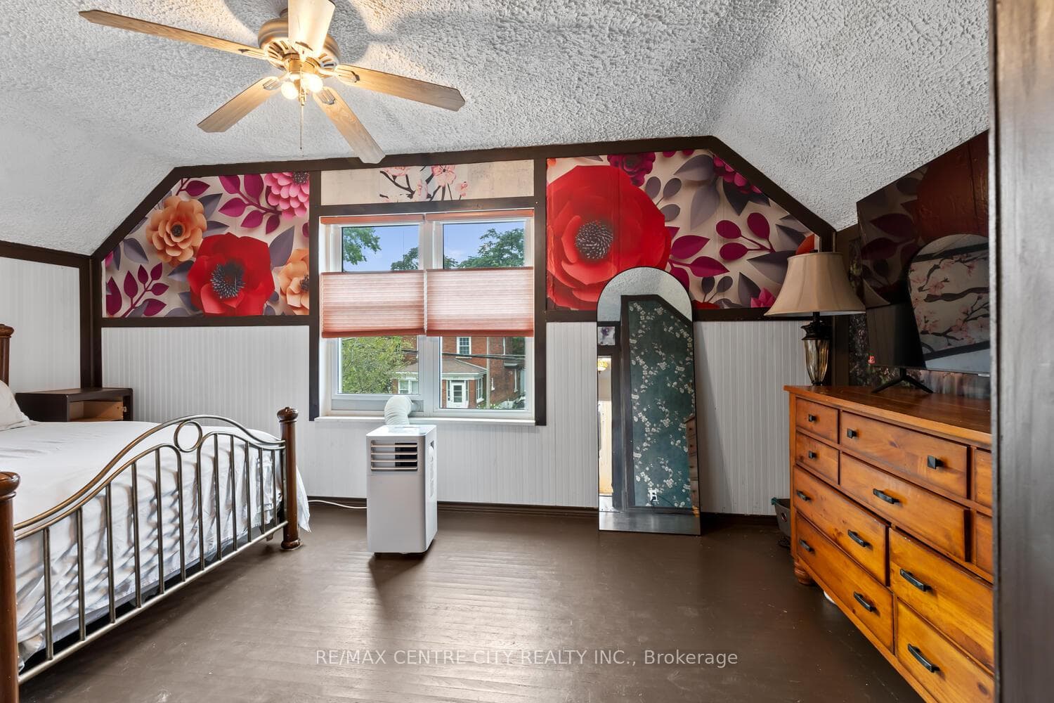540 Quebec Street photo 18