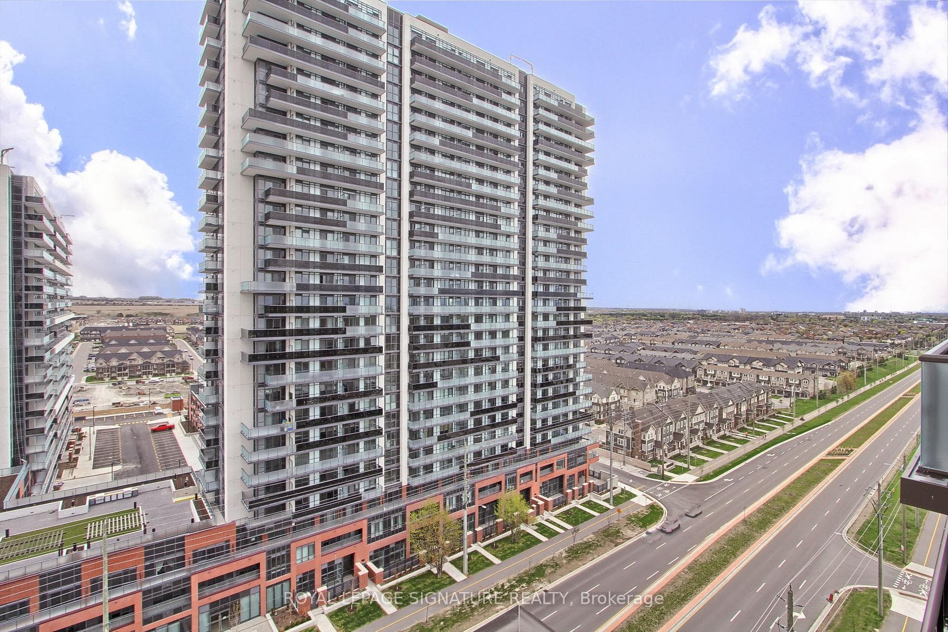 2550 Simcoe Street Unit 1413 photo 33