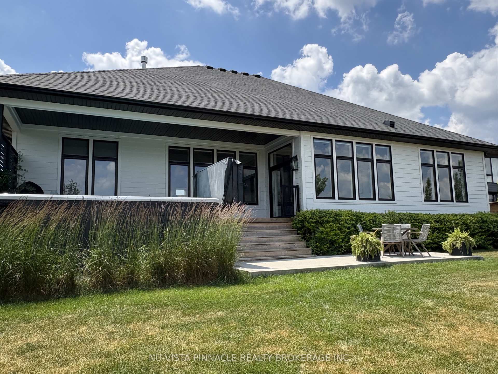 2572 LUCAS Avenue photo 45