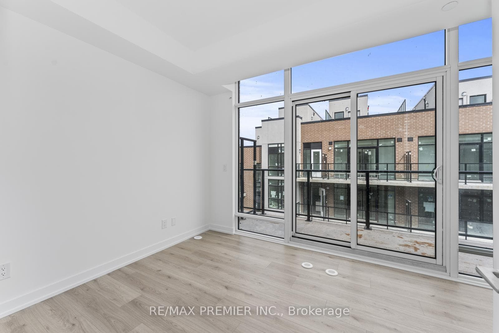 851 Sheppard Avenue Unit 15 photo 17