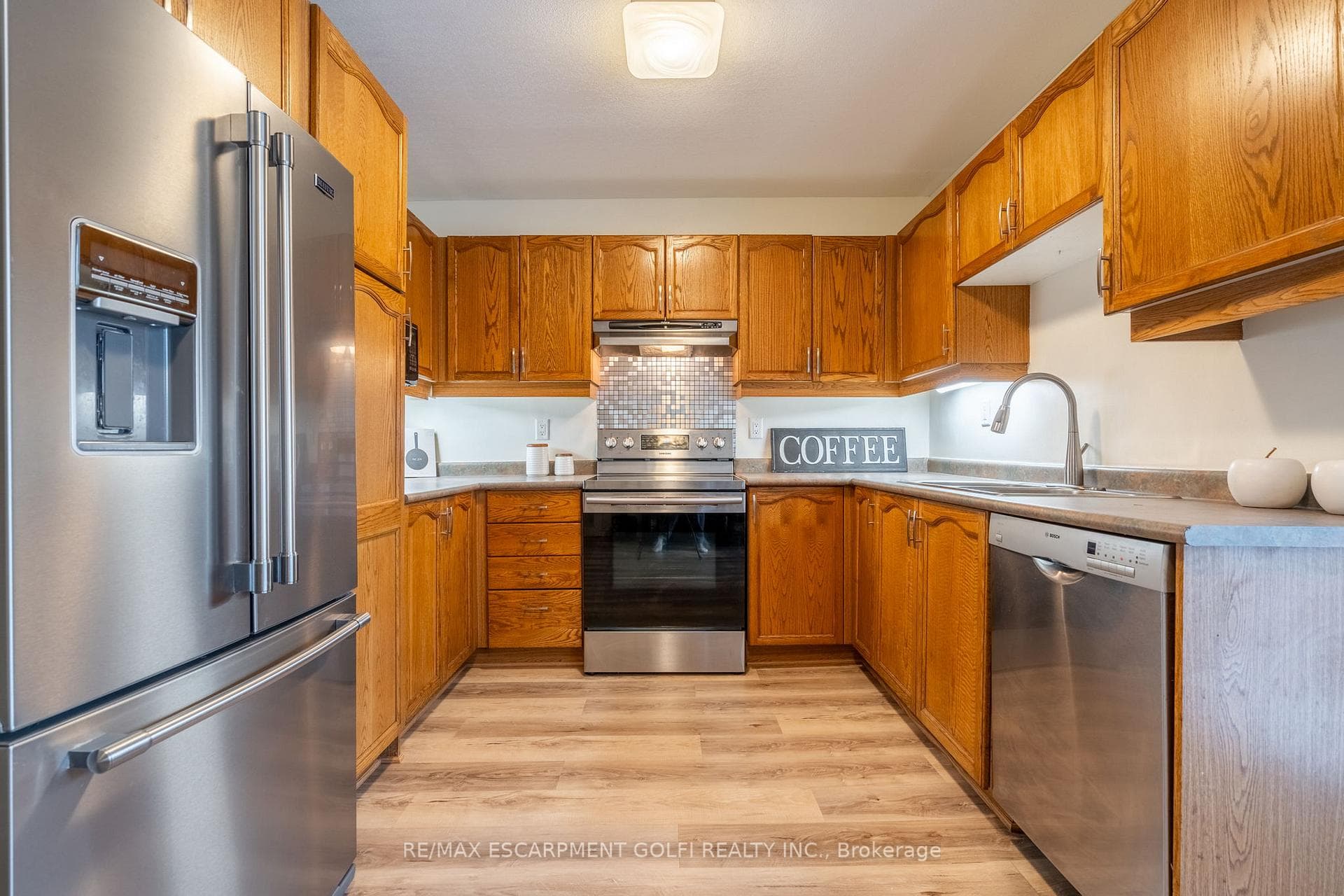 22 Bayfield Avenue photo 11