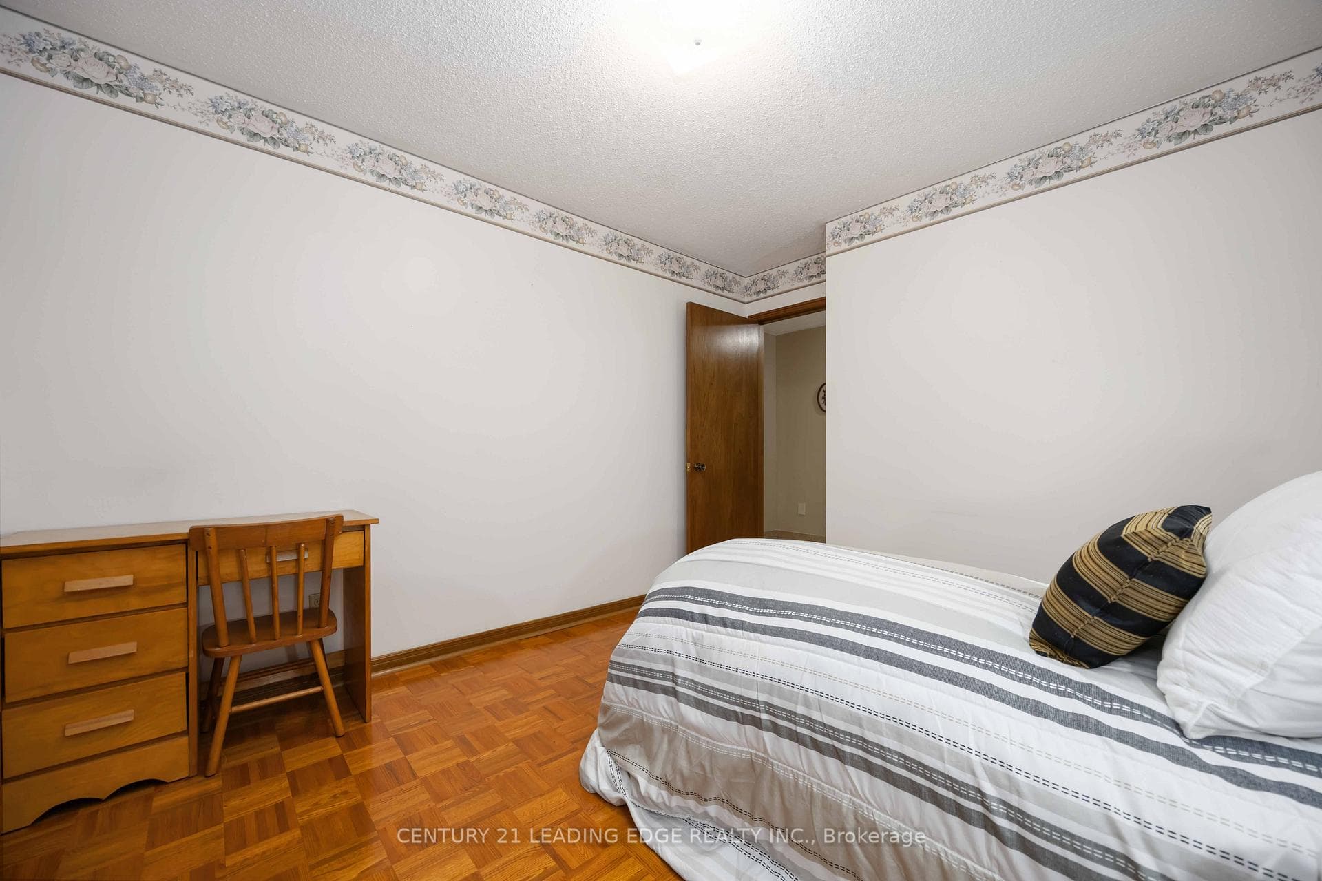 52 ASPEN Crescent photo 24