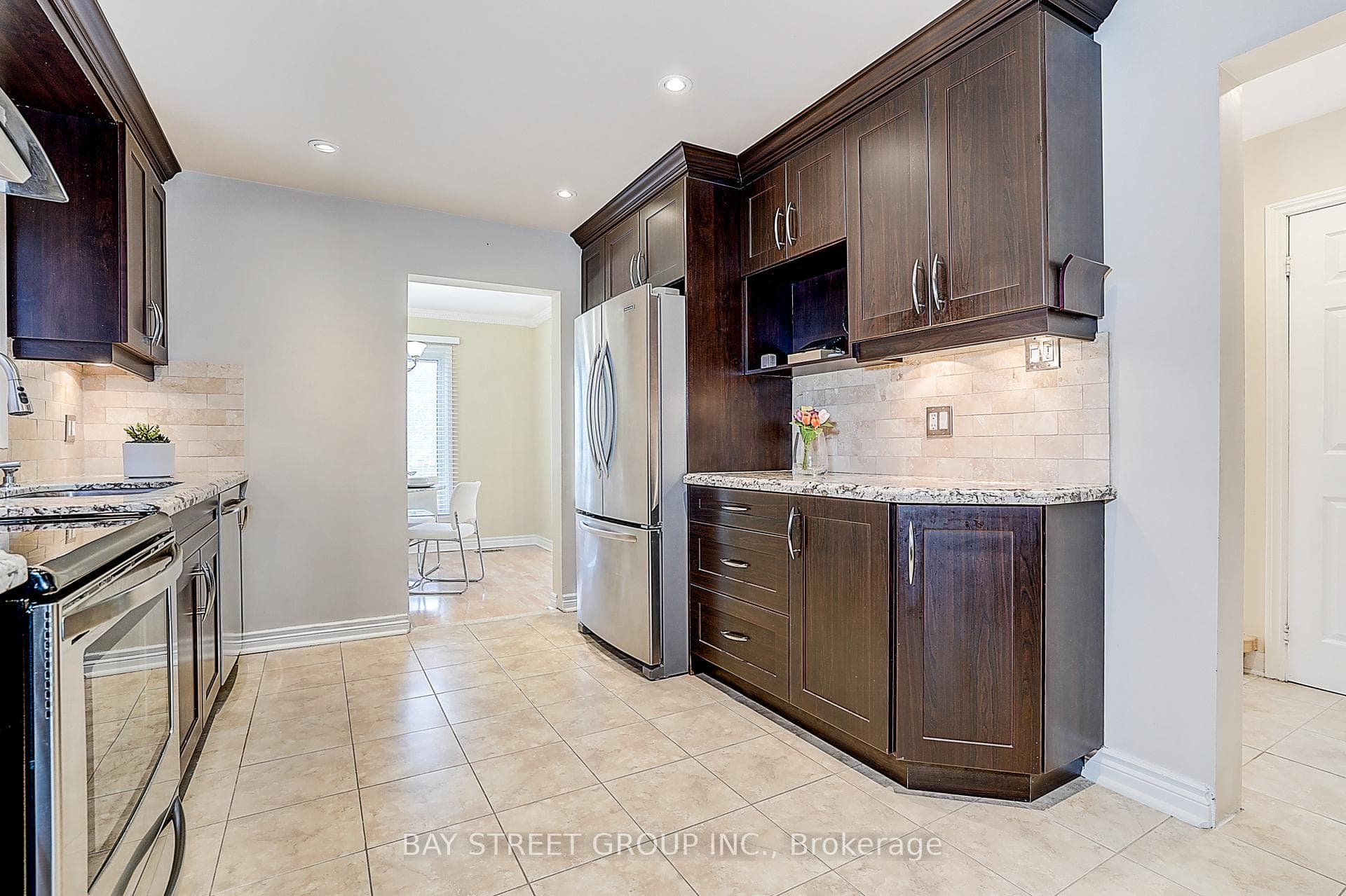 151 Campbell Avenue photo 28