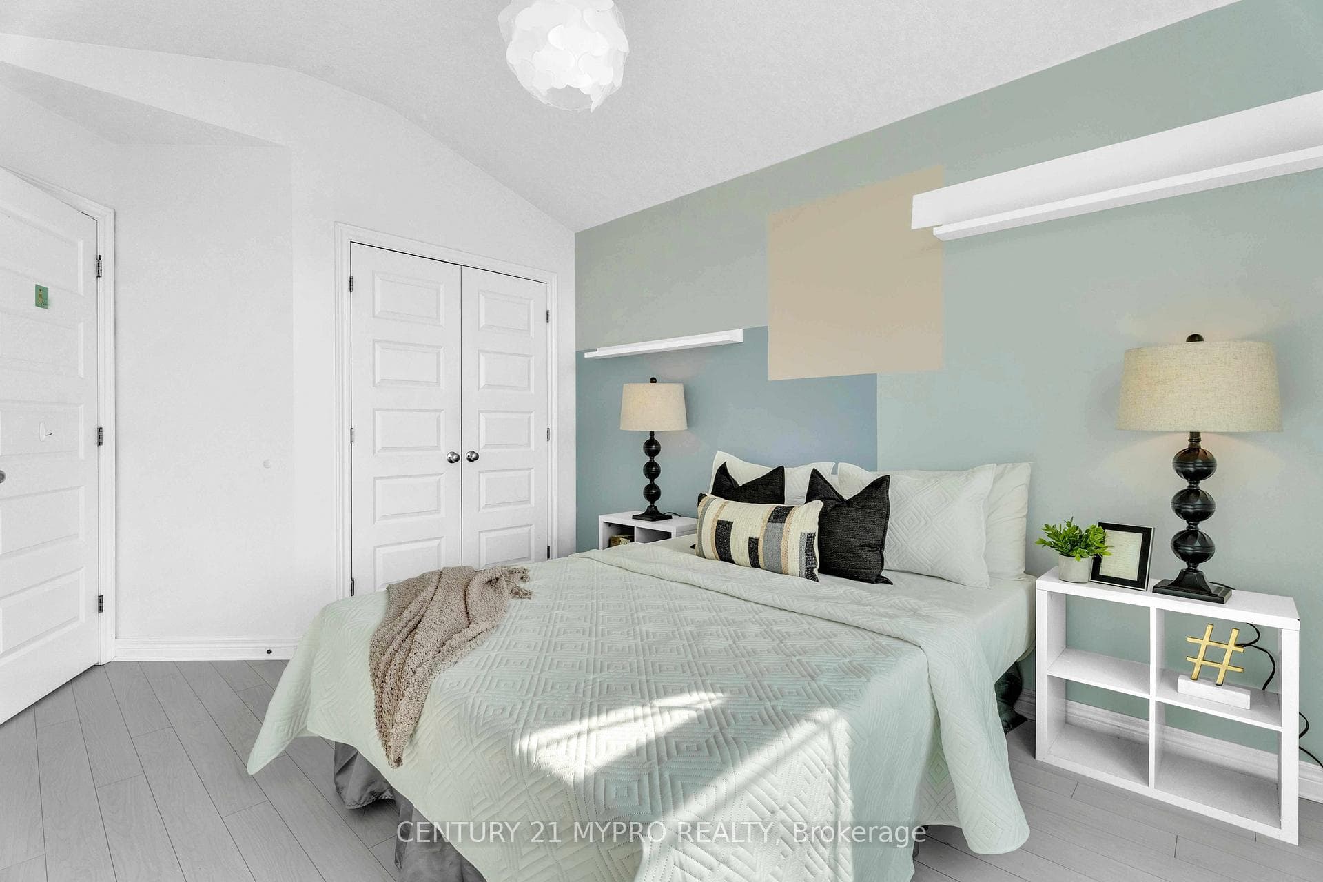 1036 Oakcrossing Road photo 30