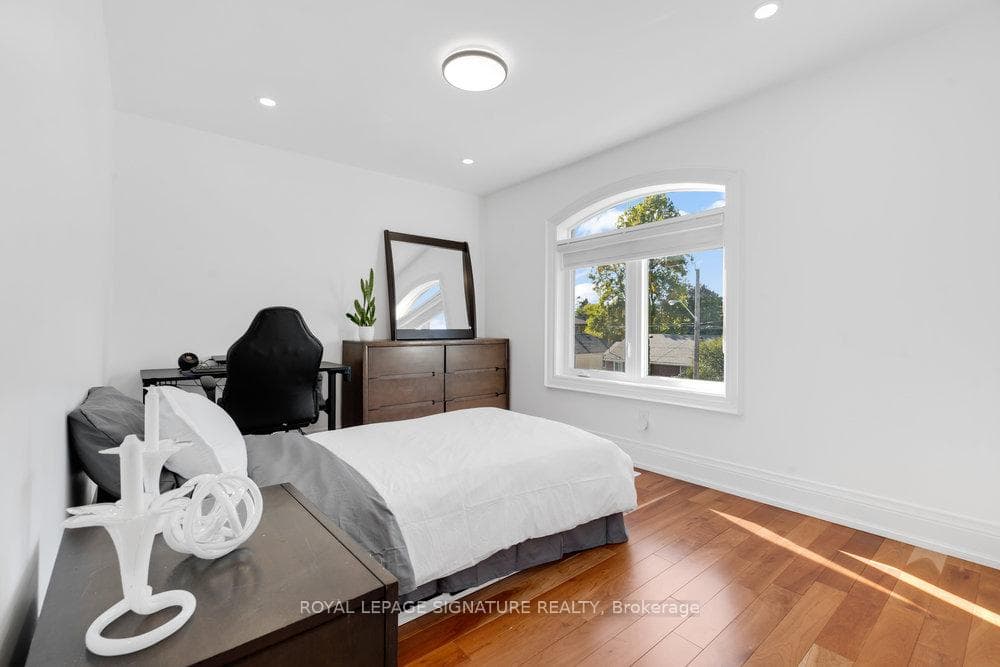 229A McIntosh Street photo 27