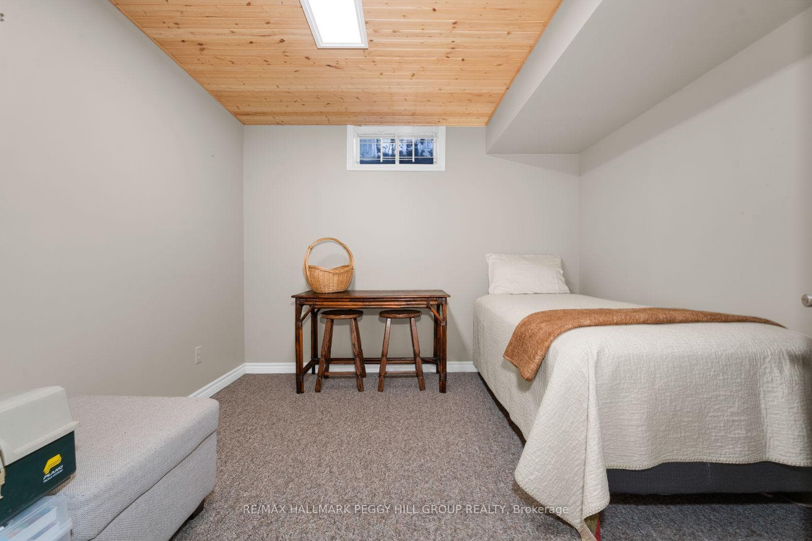 46 Oakridge Drive photo 16