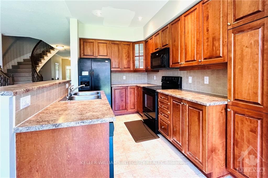 265 BADGELEY Avenue photo 9