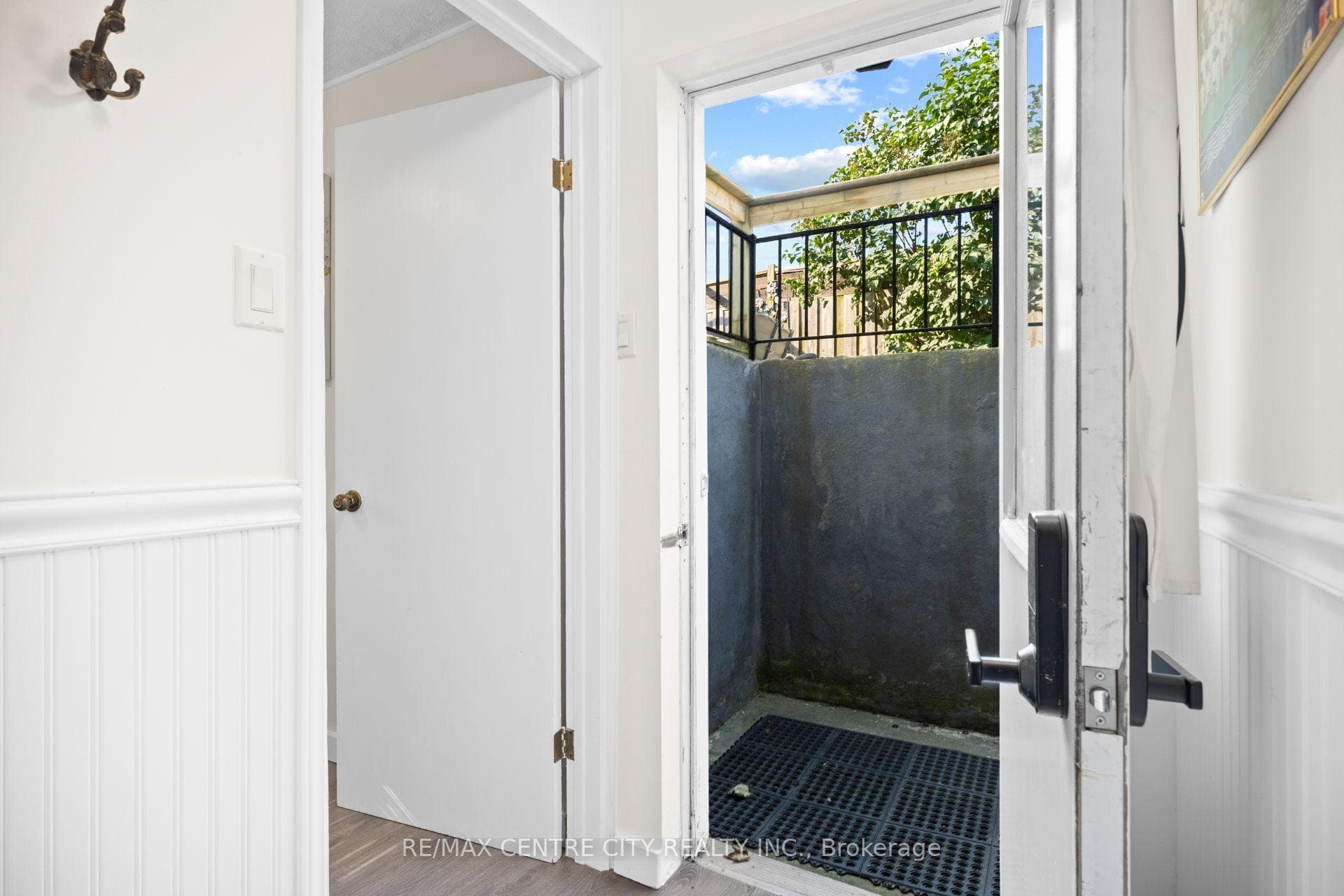 684 Macyoung Drive photo 19