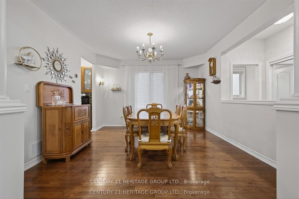 136 Riveredge Drive photo 5