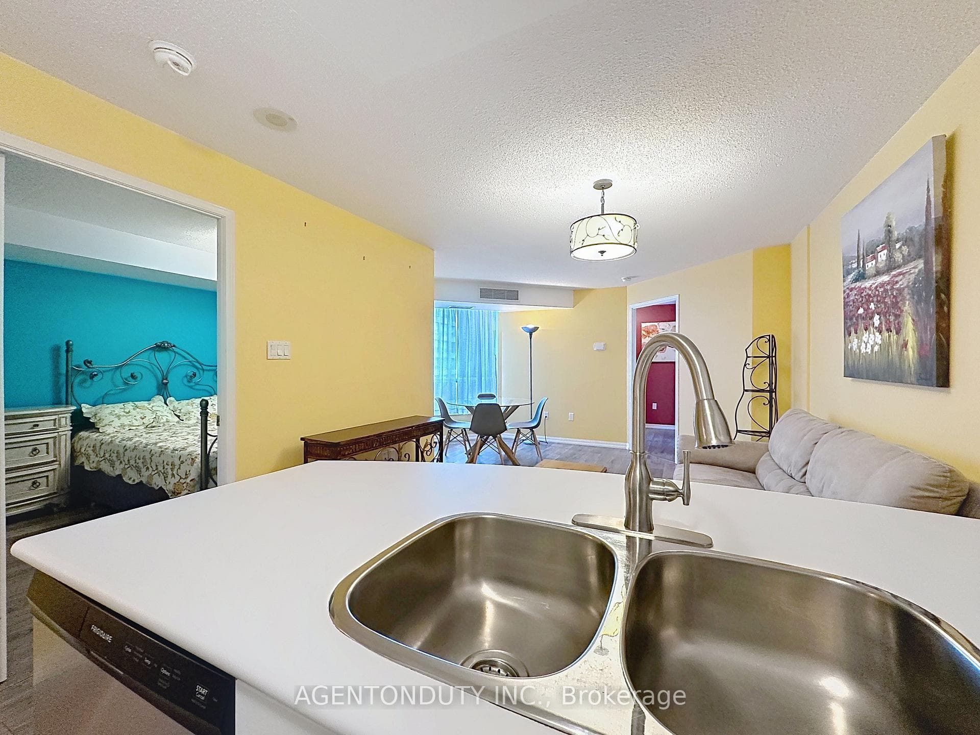 109 Front Street Unit 613 photo 6