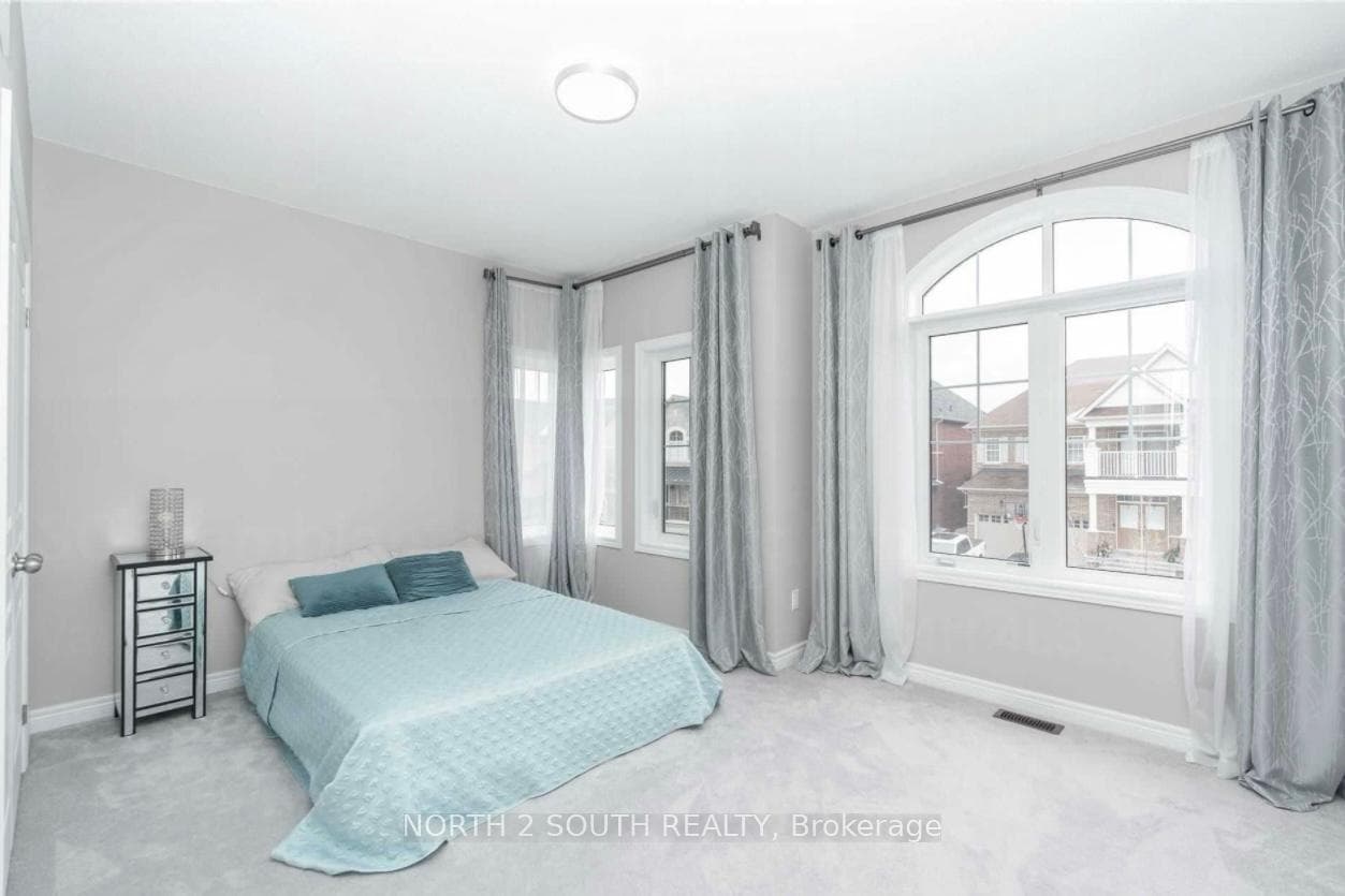 30 Tremblant Crescent photo 29